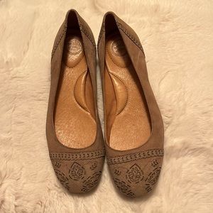 New without box Nurture suede flats 7 1/2